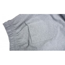 Tepláky v nadměrné velikosti